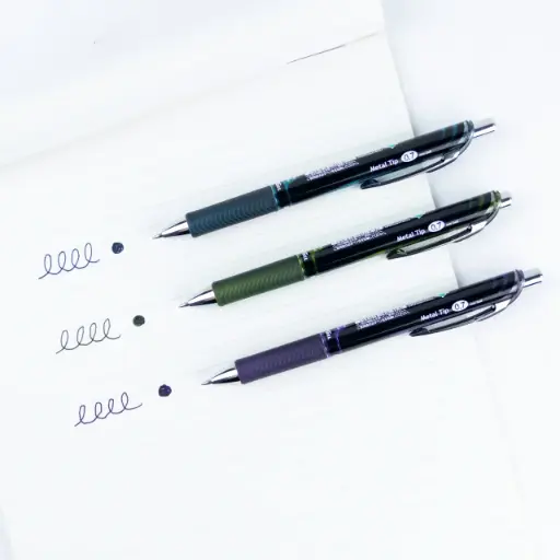EnerGel Couleurs Sombres Rétractable Stylo à Encre Gel, (0,7mm) Pointe en Métal